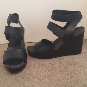 Never Worn Via Spiga black wedge sandals size 8M